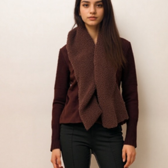 Chelsea & Theodore faux suede sherpa sweater - Picture 1 of 7